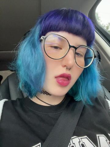 @Molli🫂