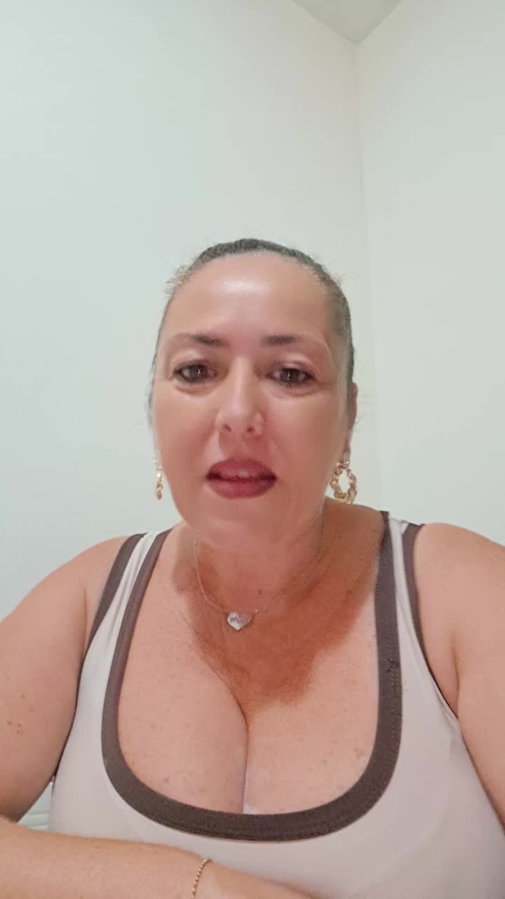 @Flora Guarino433