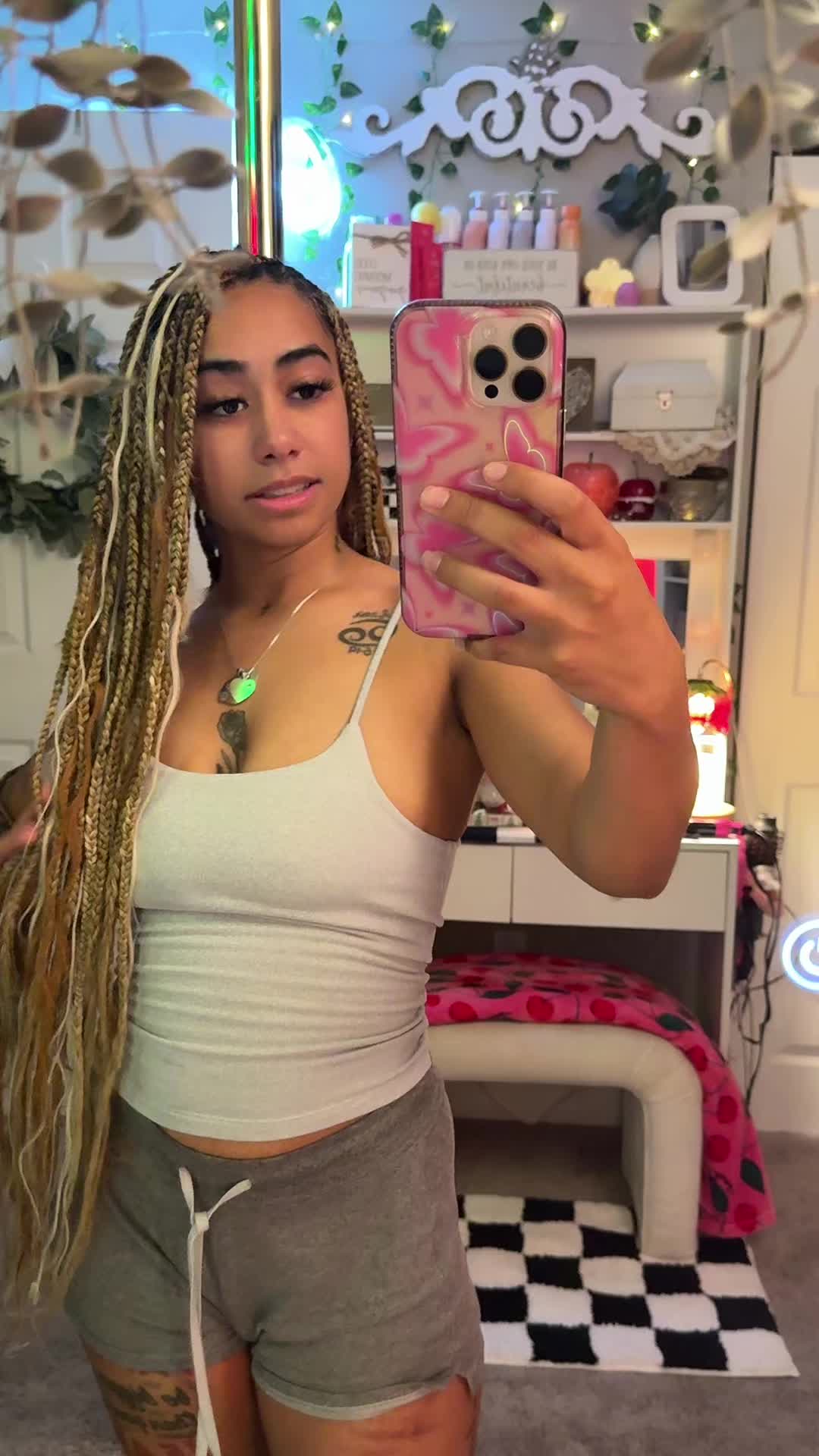 @serasiannn