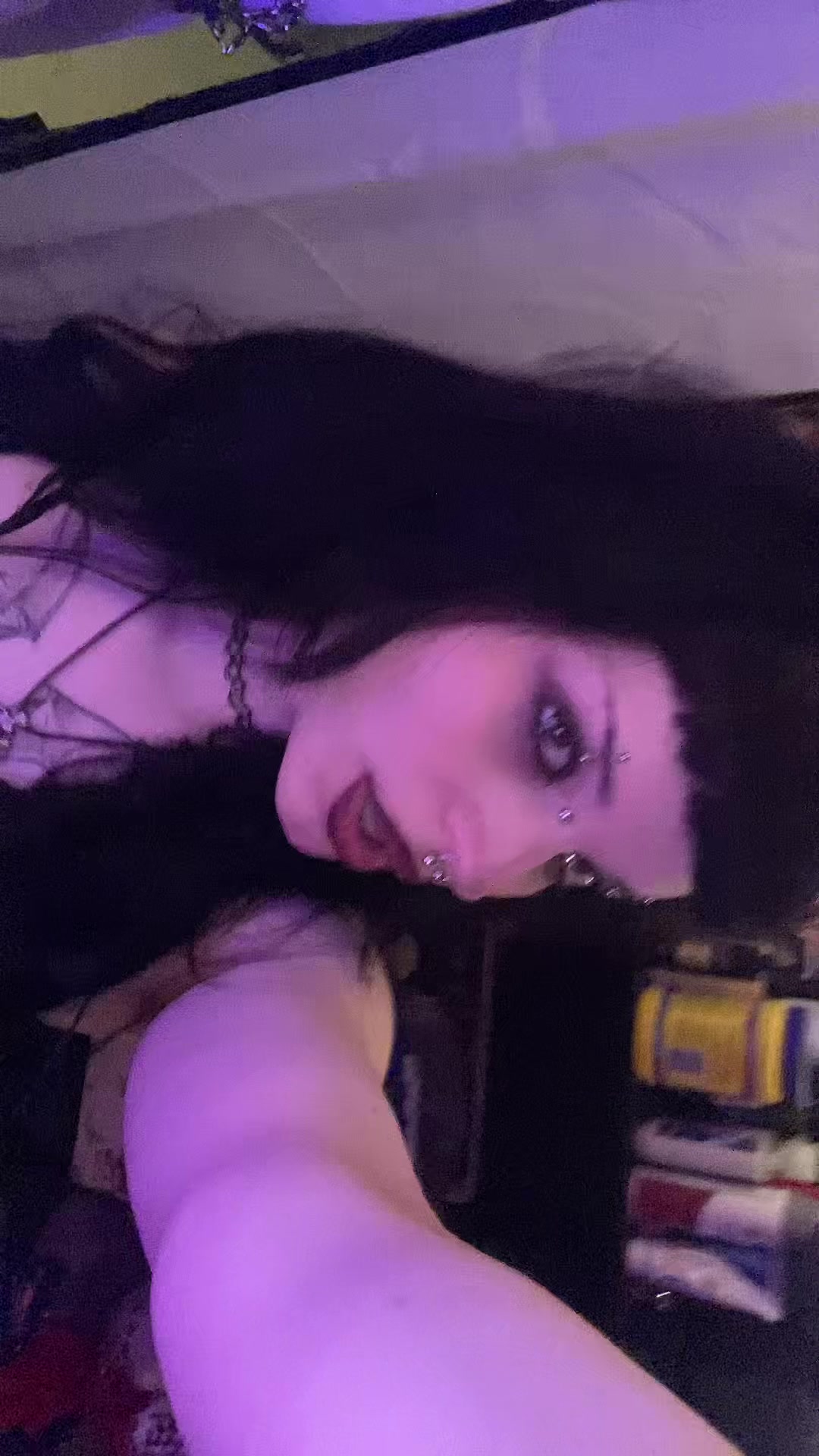 @𝔄𝔩𝔦𝔠𝔢🗝️