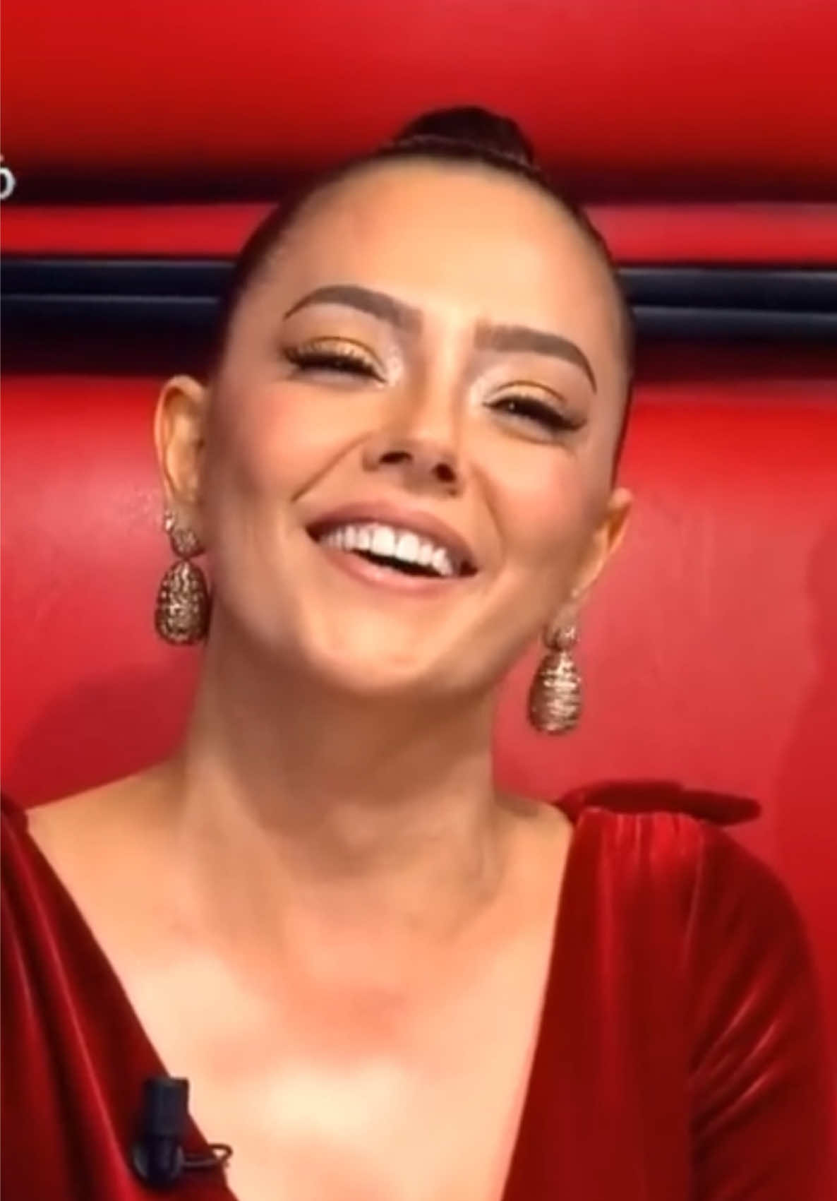 @Ebru Gündeş