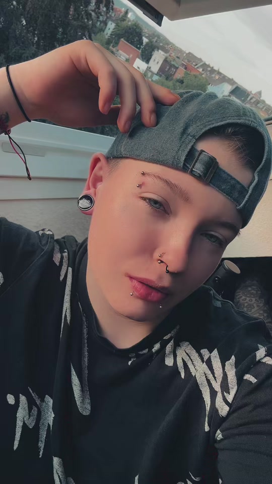 @x_sensitive_toxic_x