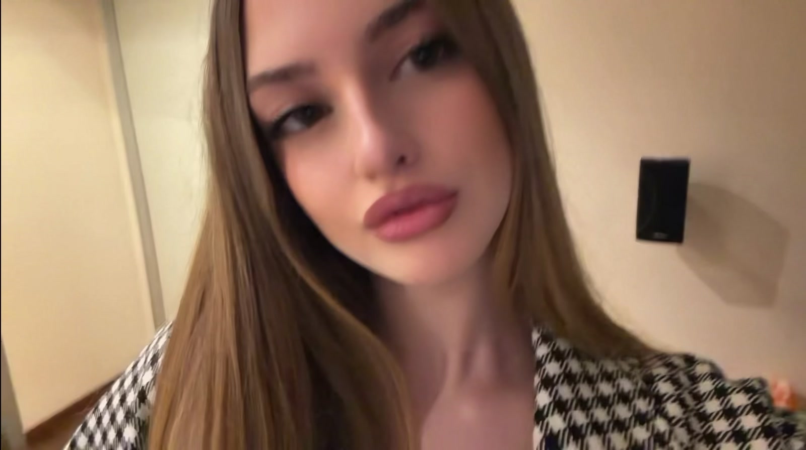 @L P