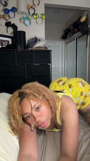 @Sekquiree