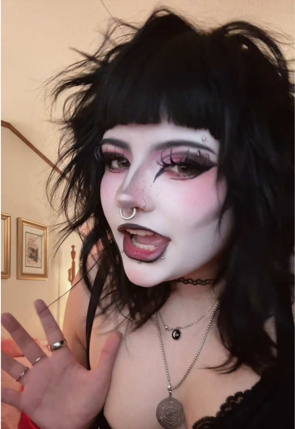 @𝐁𝐞𝐥𝐥𝐬 ;𝟑 🐾