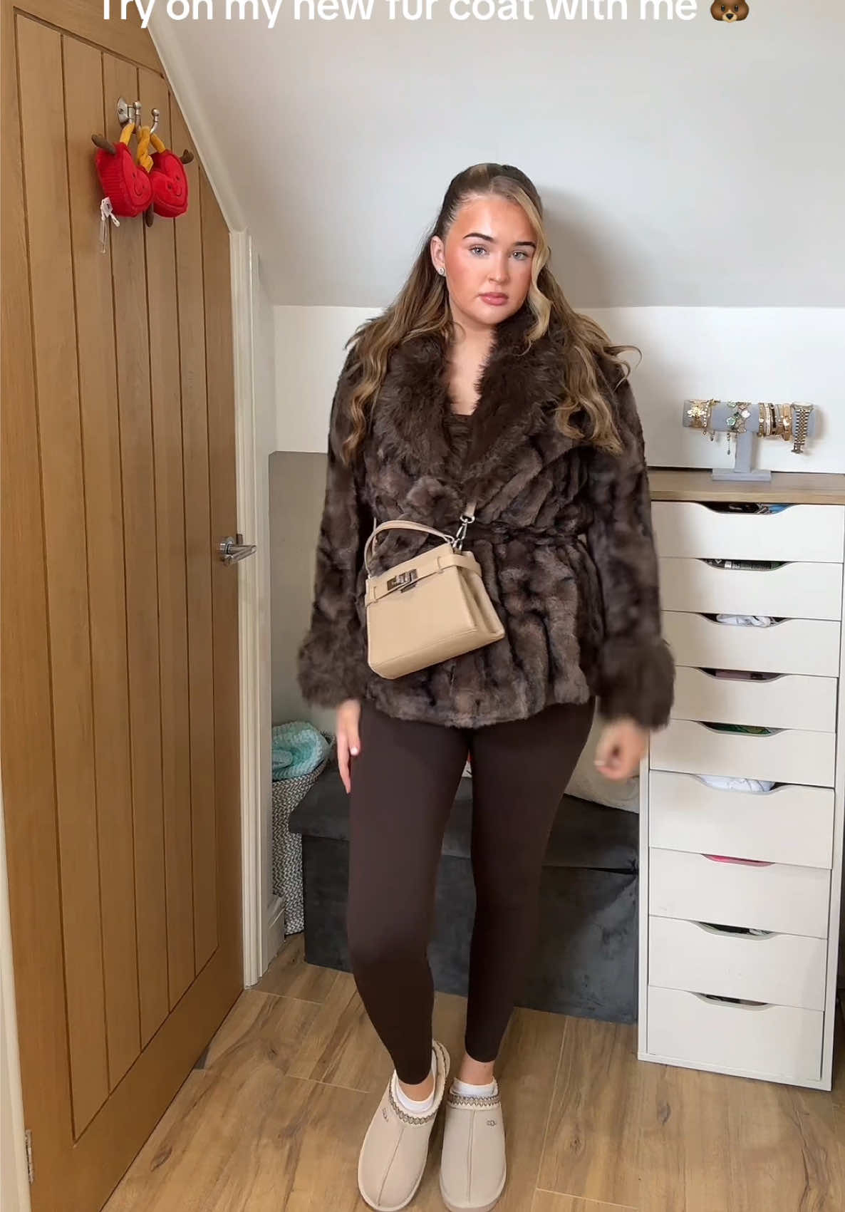 @leahellax