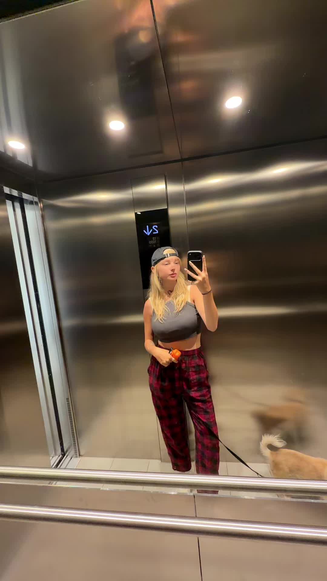 @Blonde_vivi