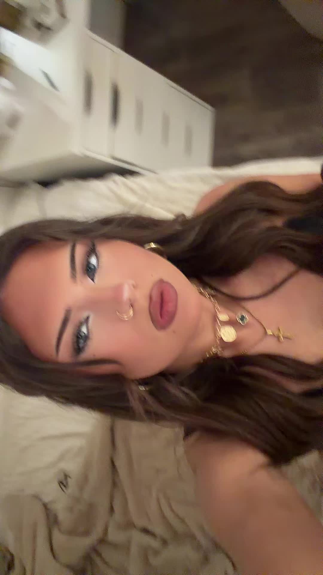 @ameliadeeekin