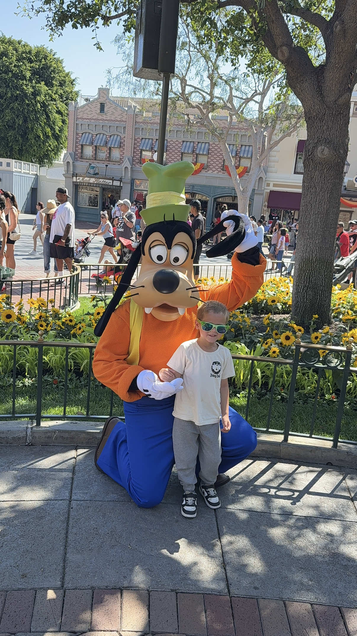 @Mickeymondaymoms