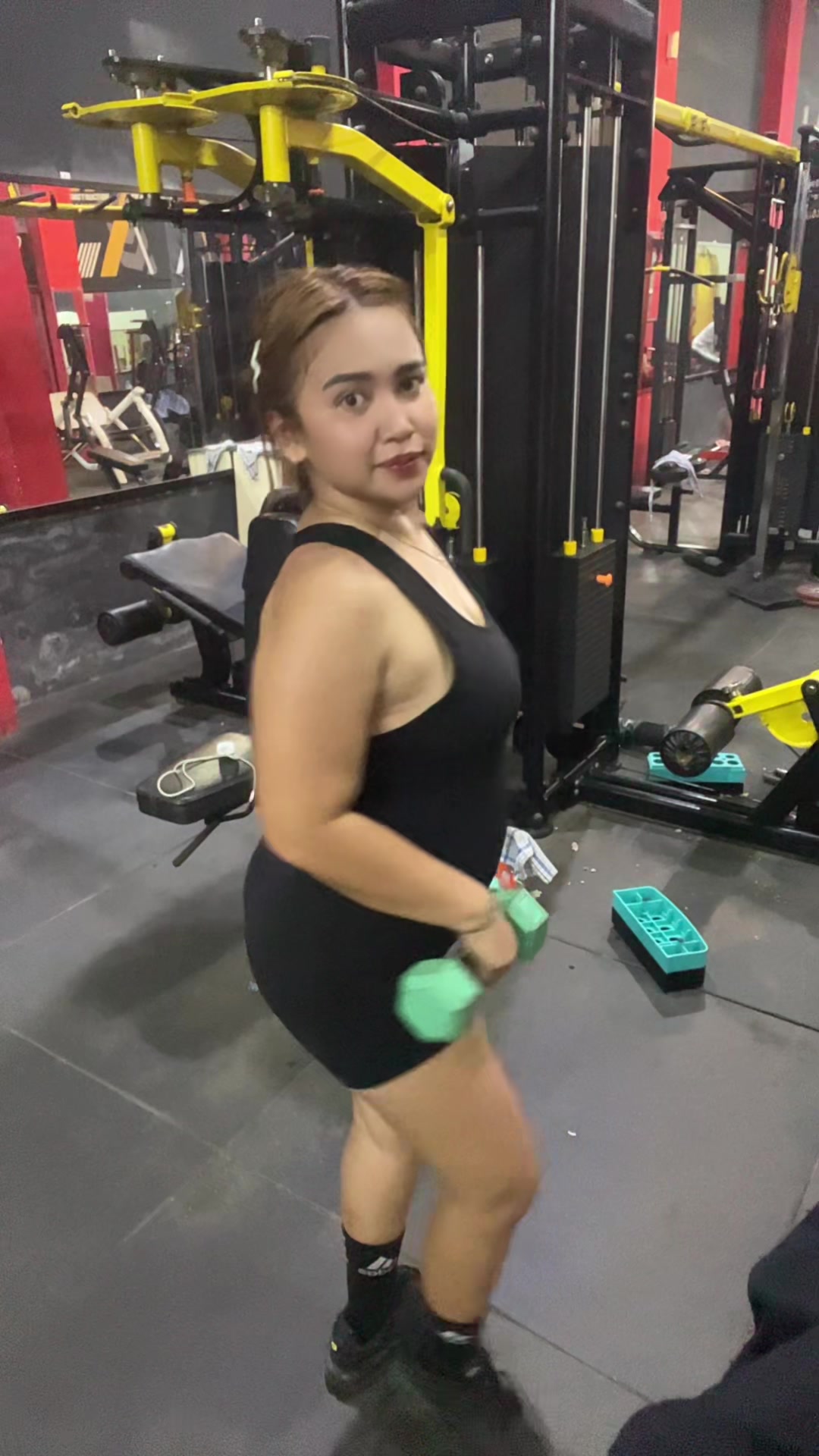 @julia frinella sari