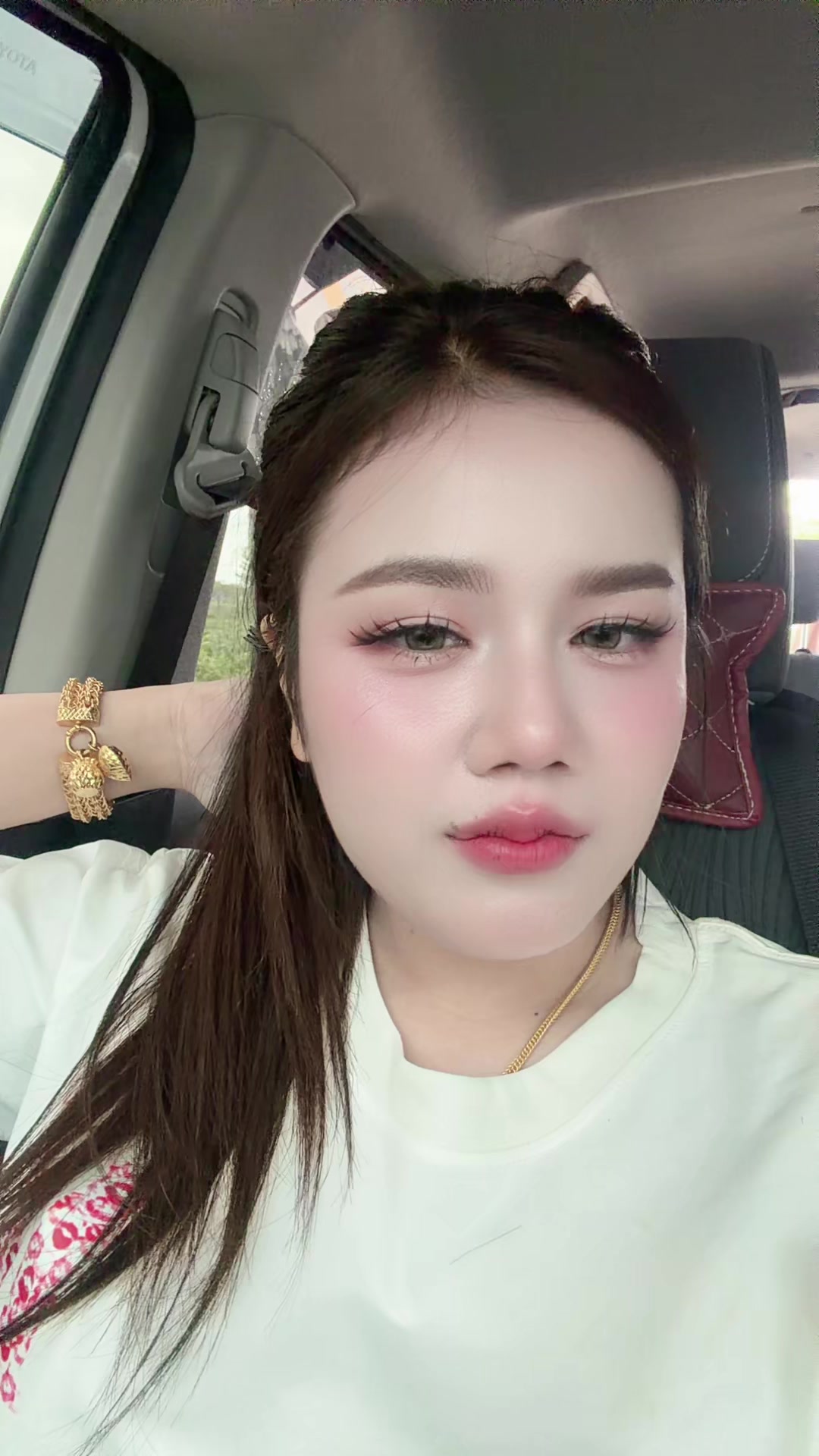 @𝓜 𝓲 𝓷 𝓽 🍒