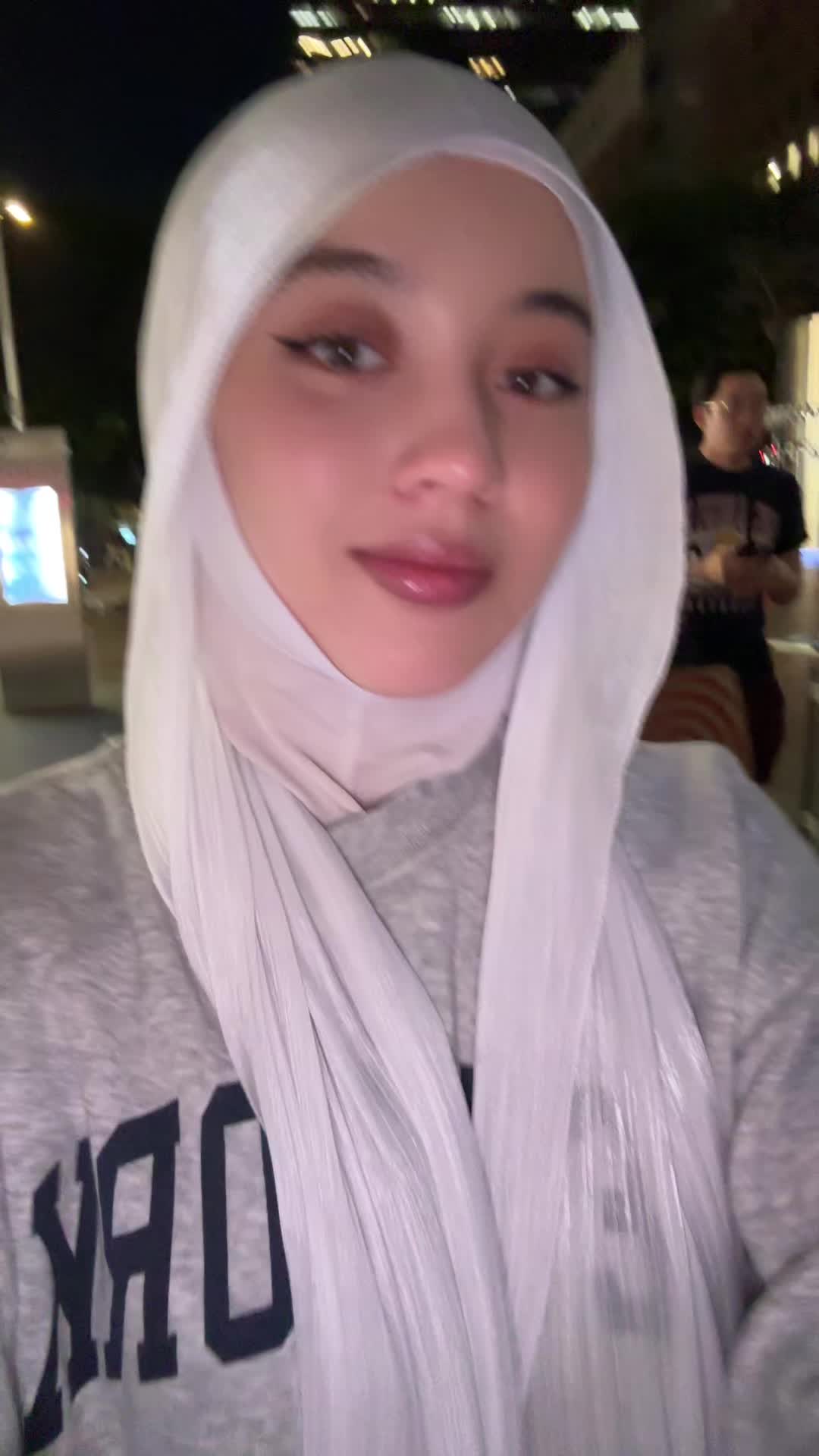 @aknur