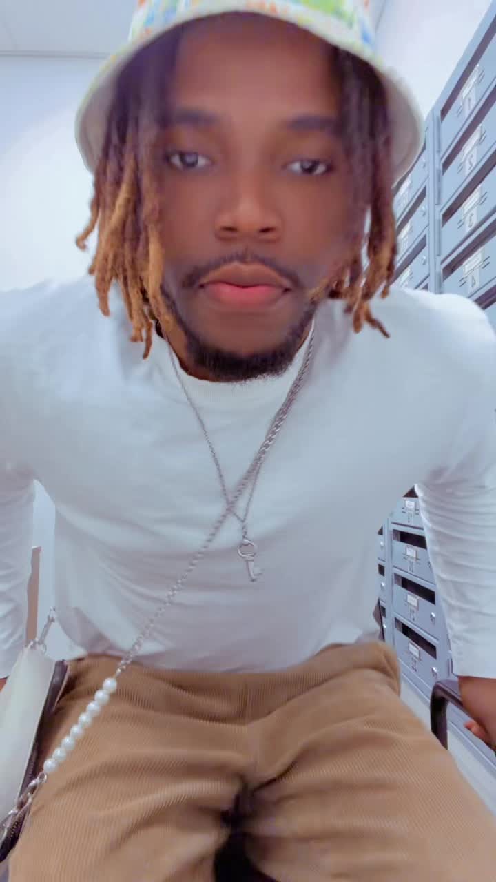 @Jonathan jiji Muana m&egrave;re