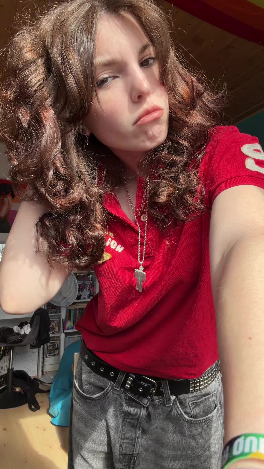 @𝒯𝒶𝓂𝒾🦝🛹🎸