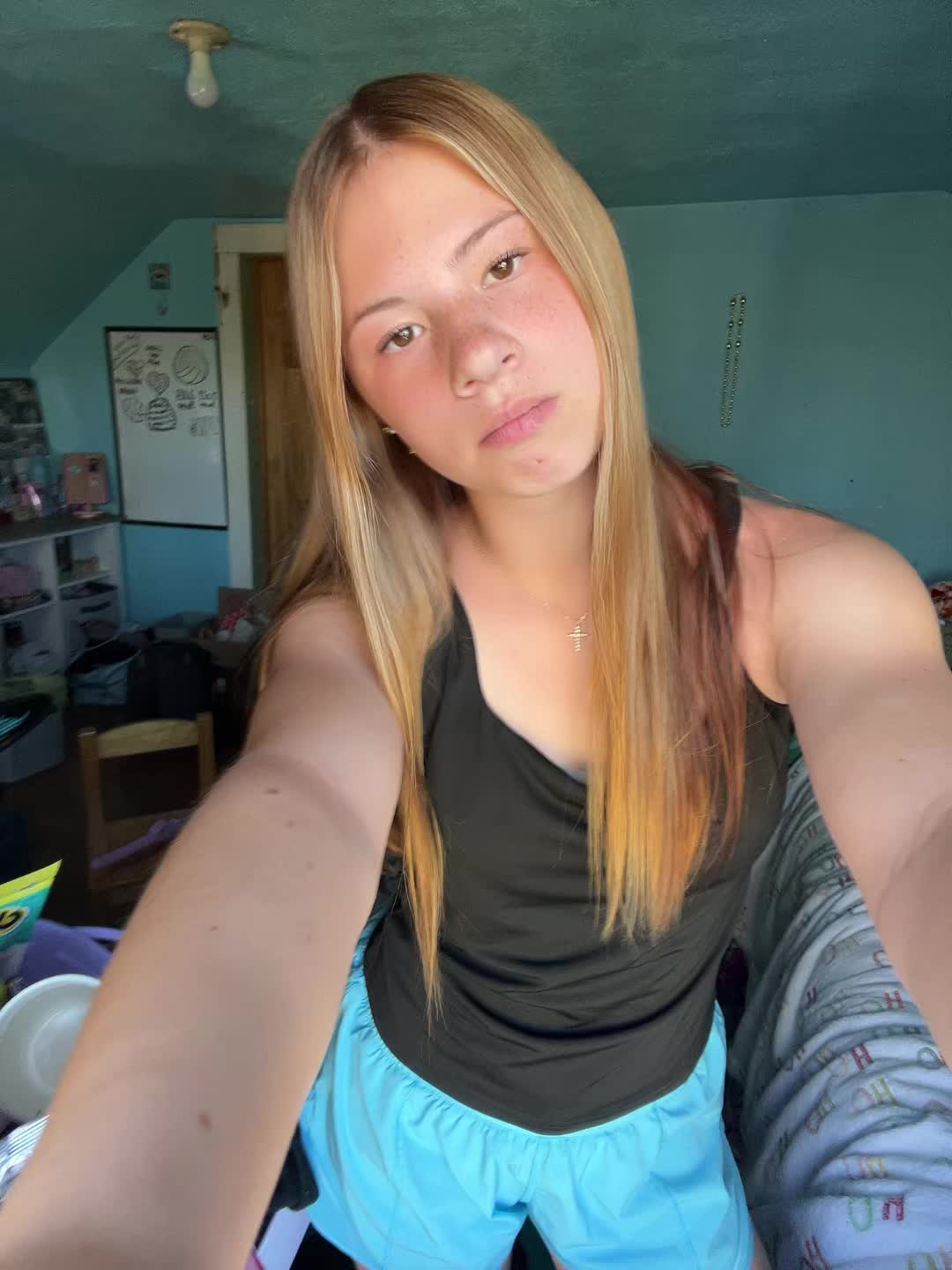 @️🦖👑chlo👑🦖