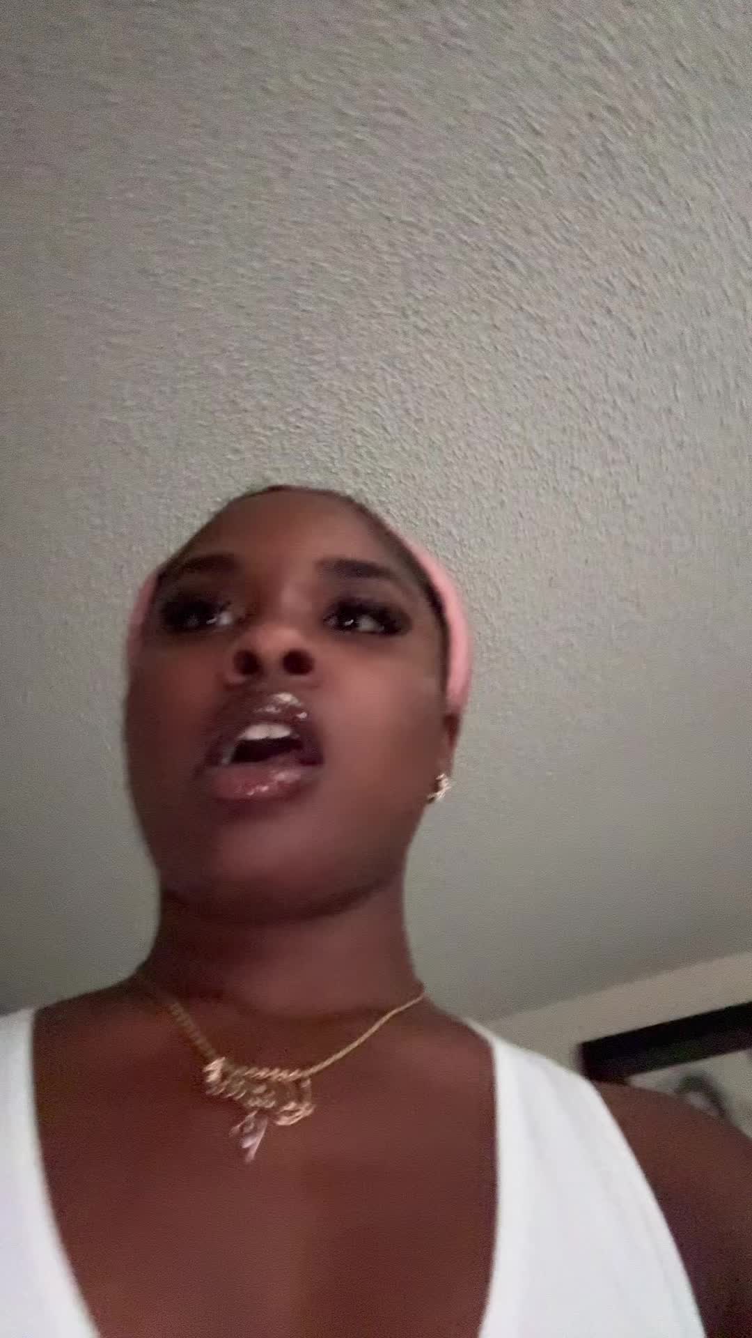 @uniquelyvaeh