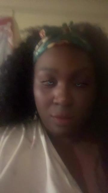 @Queenquana:Wig Influencer