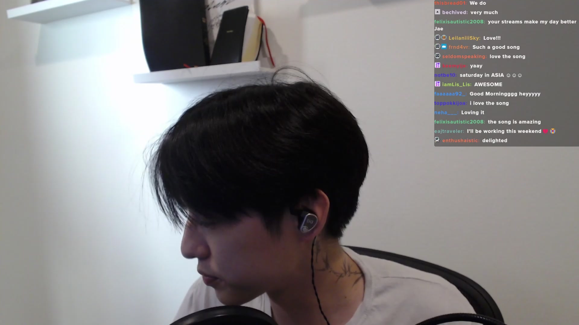 @Lis