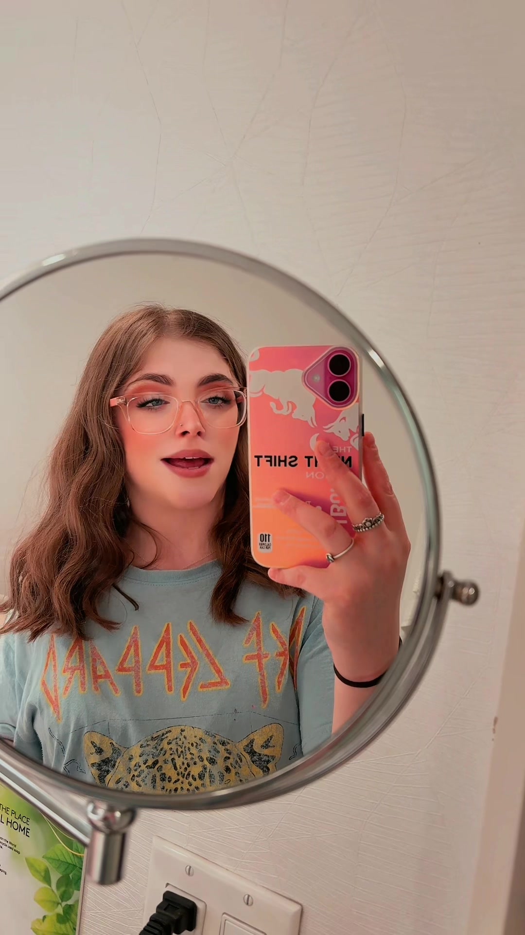 @Hailey & Lily 🥰💍