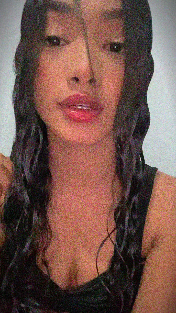 @Valentina🖤.