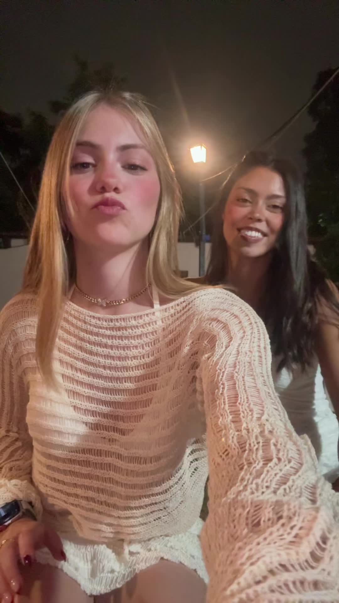 @ro.montiveroo