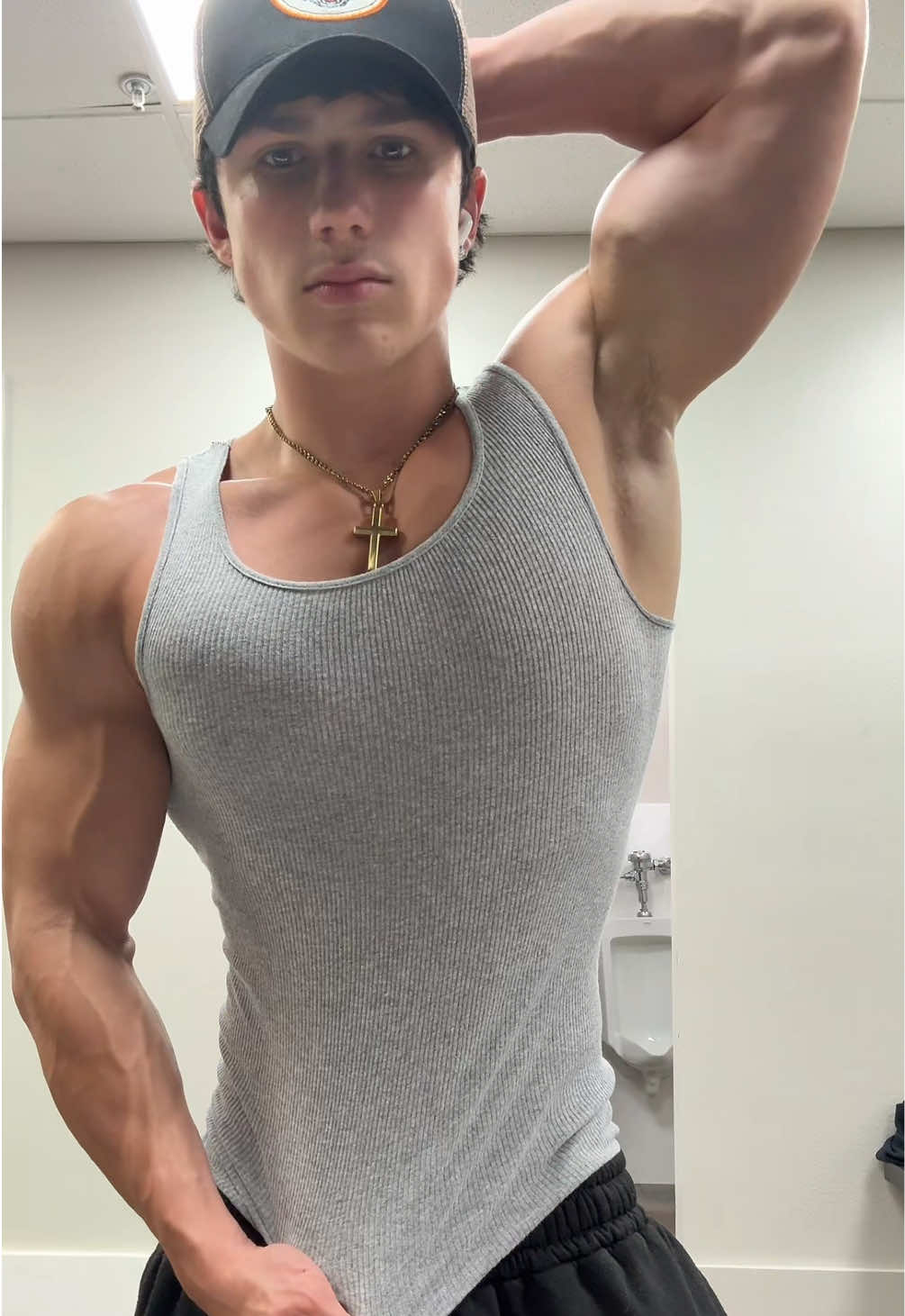 @d33jaee_lifts