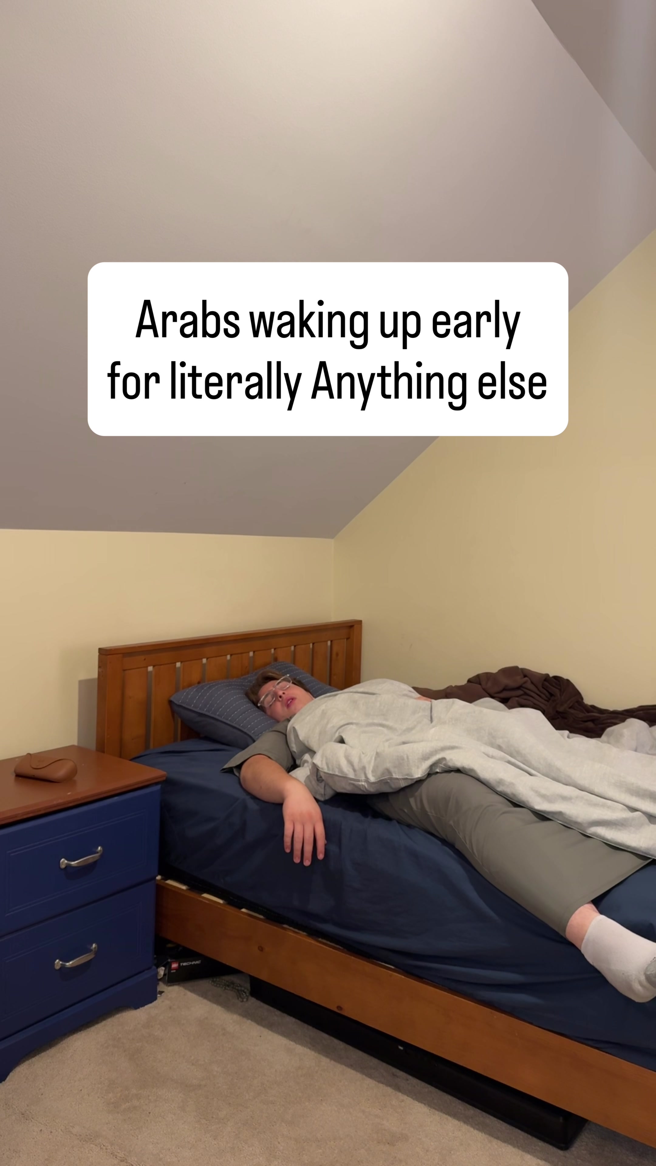@adoolie_