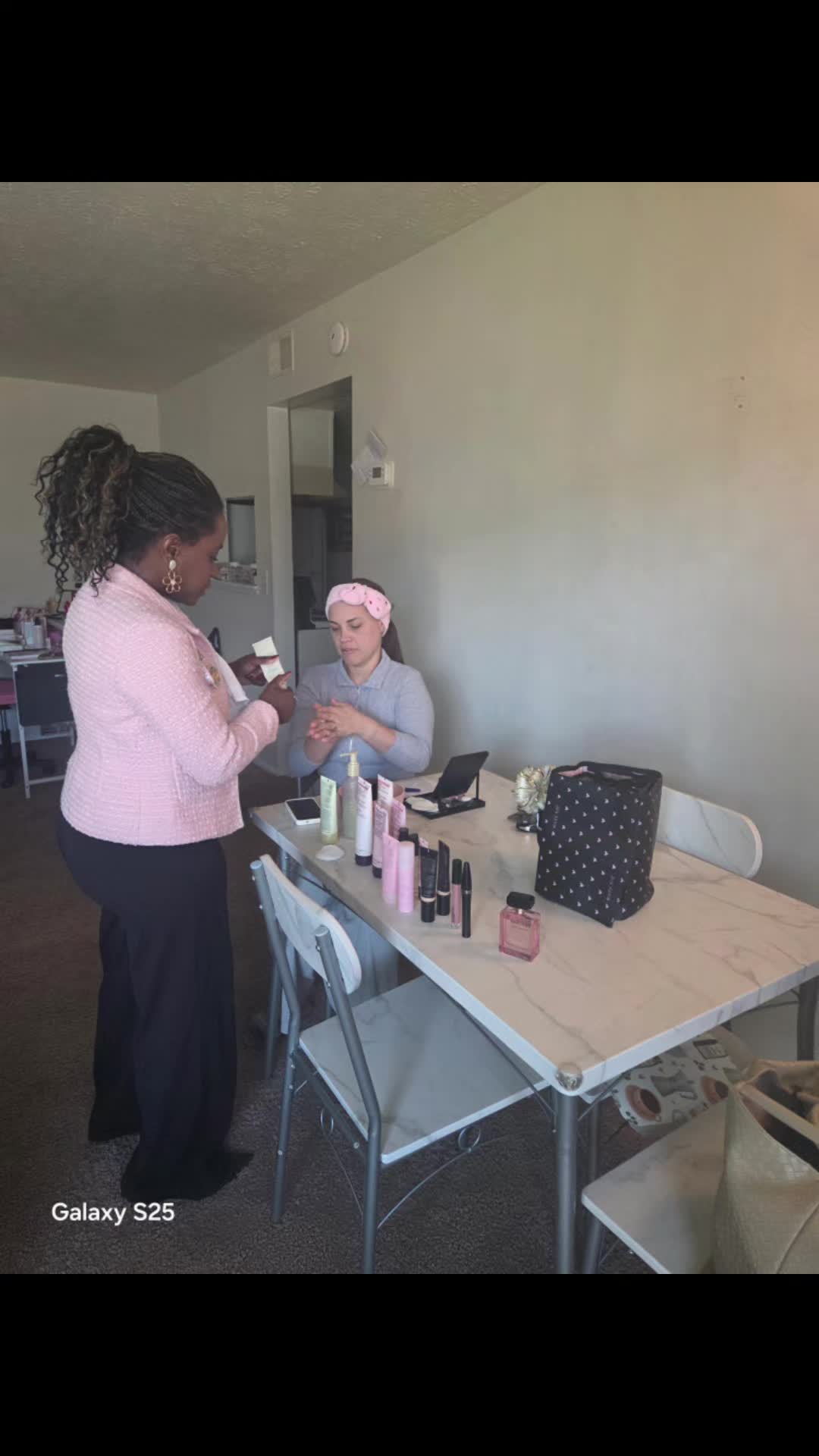 @MayeMaryKay 💄