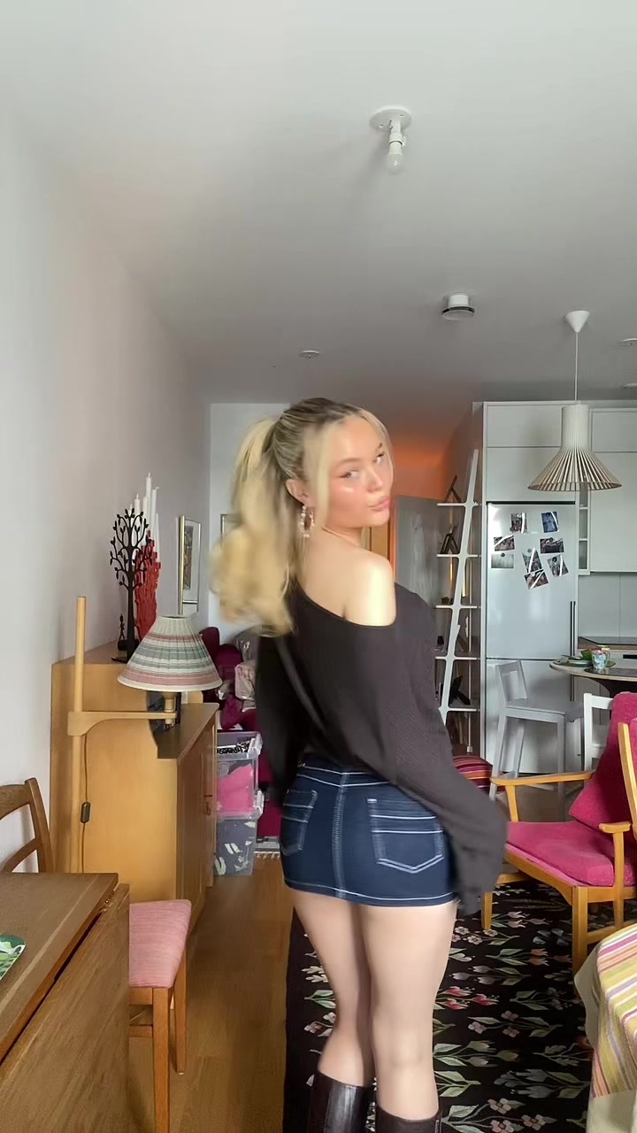 @ella hansson