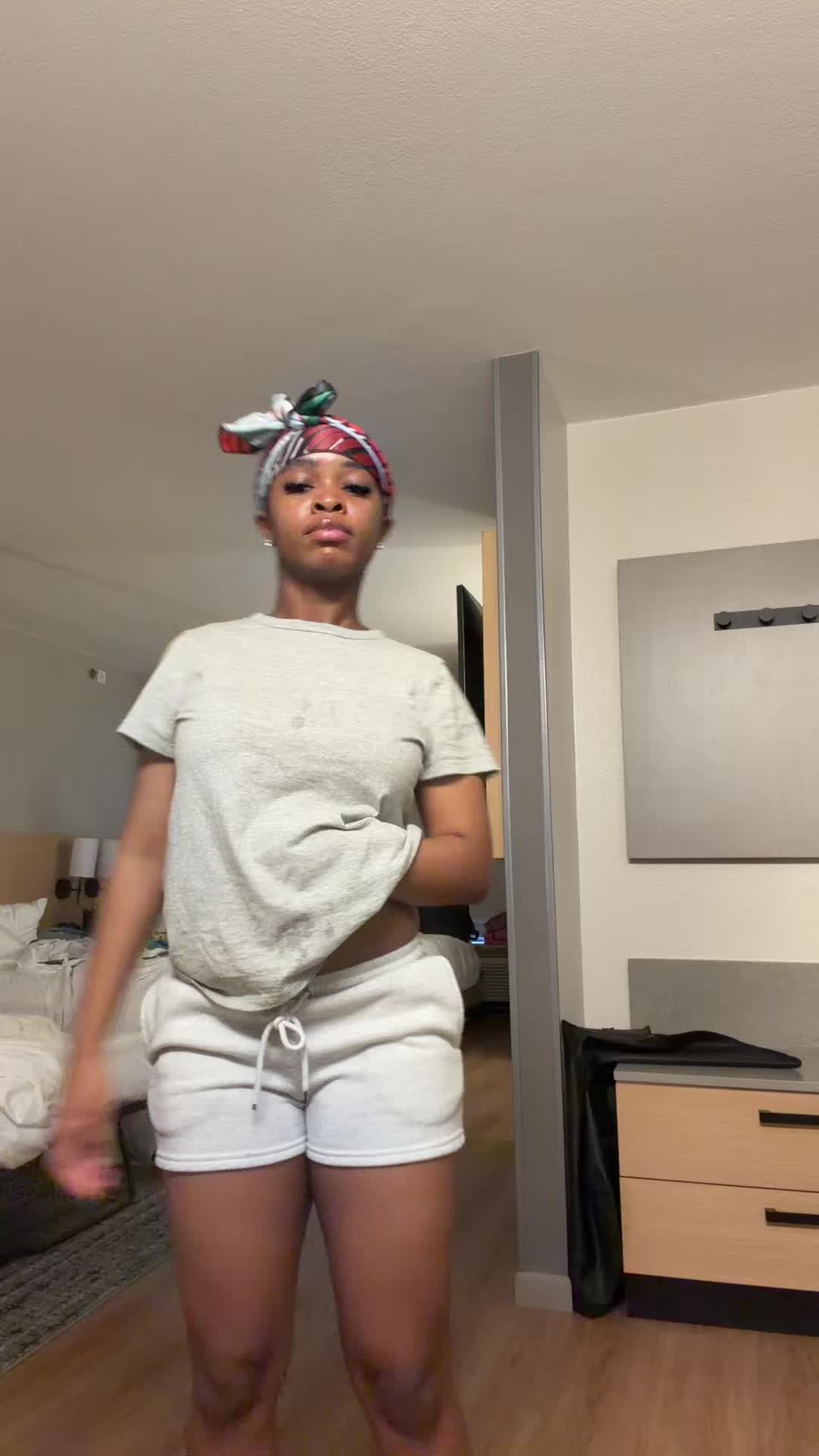 @👑