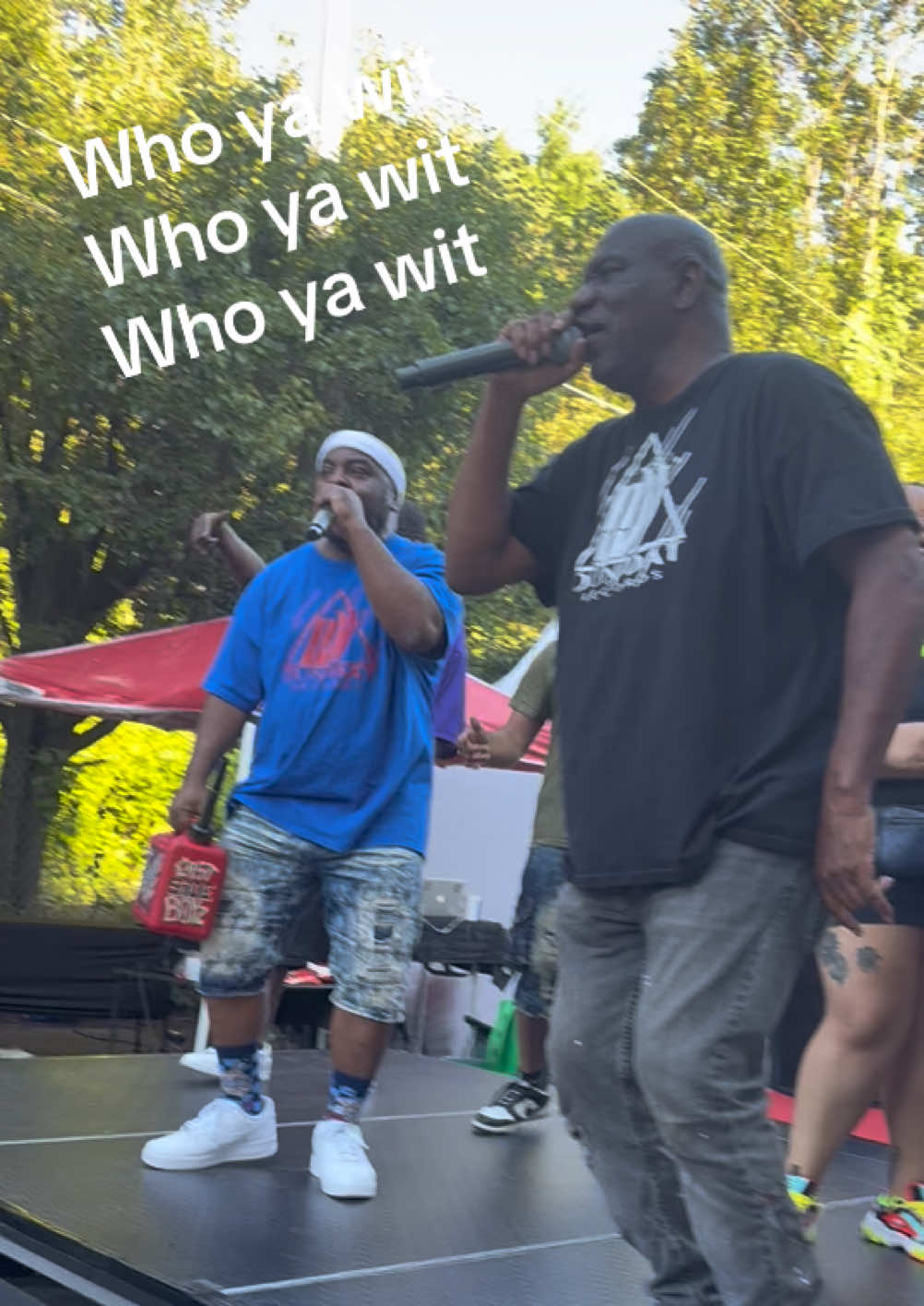 @BigBlackBiscuiT.com