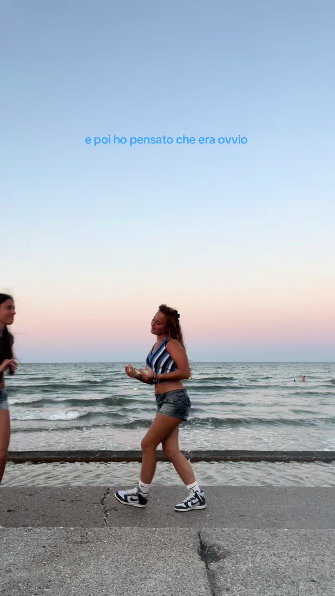 @Twin bitches👯♀️