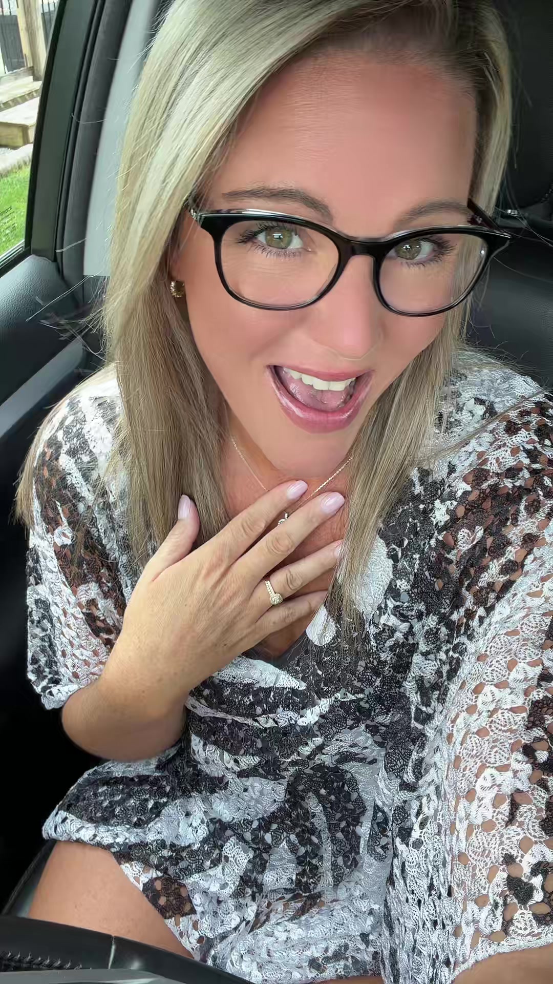 @SelfieQueen57👑