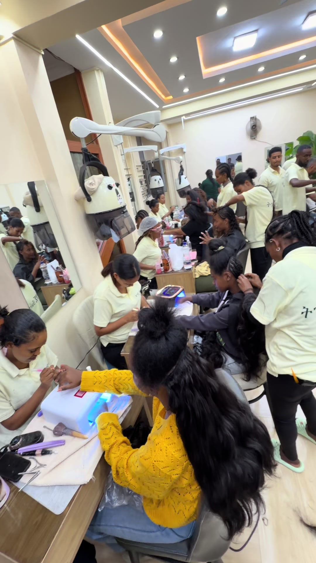@Tommysimple-make up ትንሿ salon