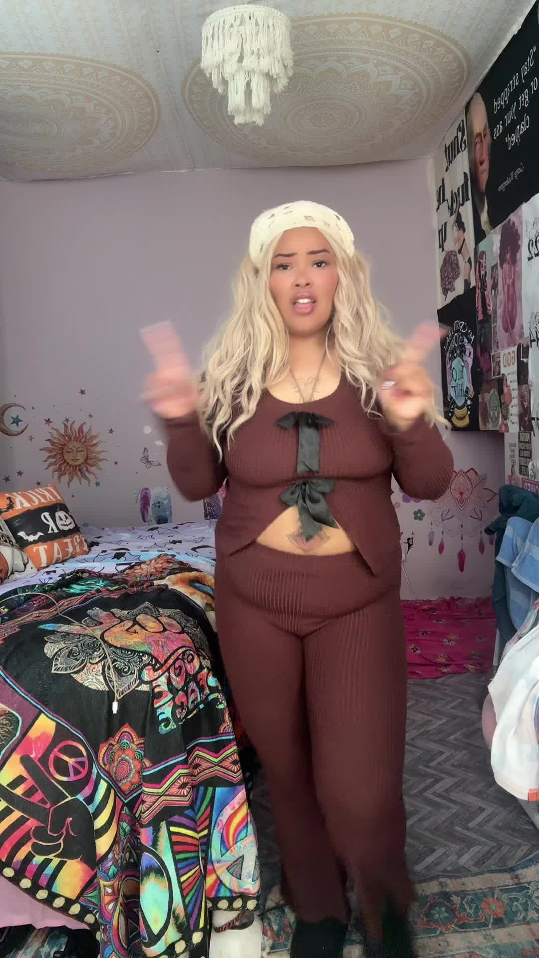 @🧚🏽♀️🍄Charn tanoushka☮️✌🏽