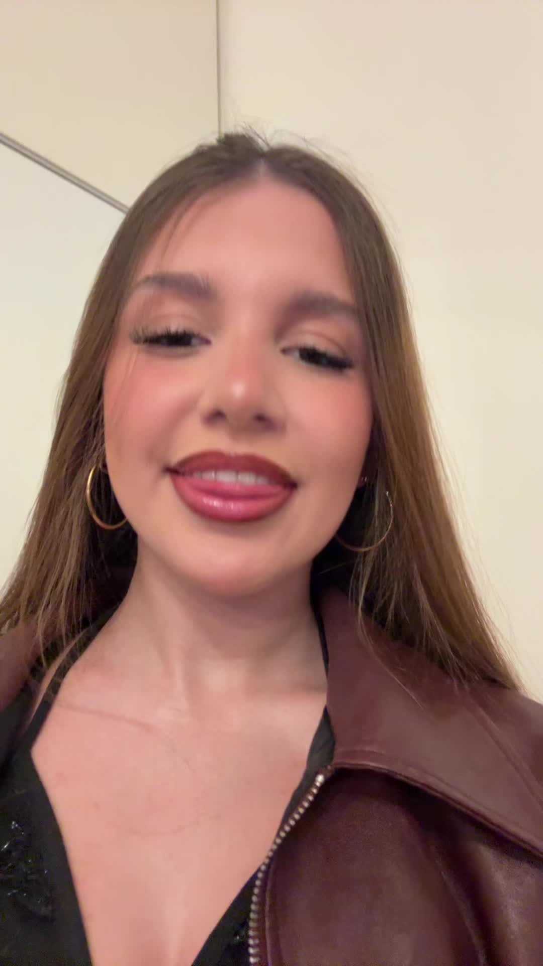 @nês