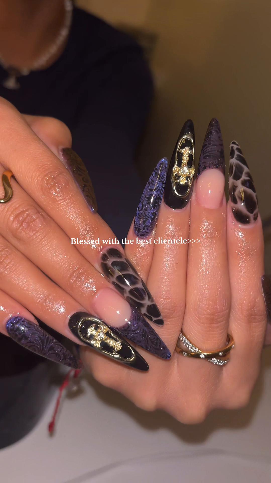 @DebsclawsLLC | CT Nail Tech 🤎