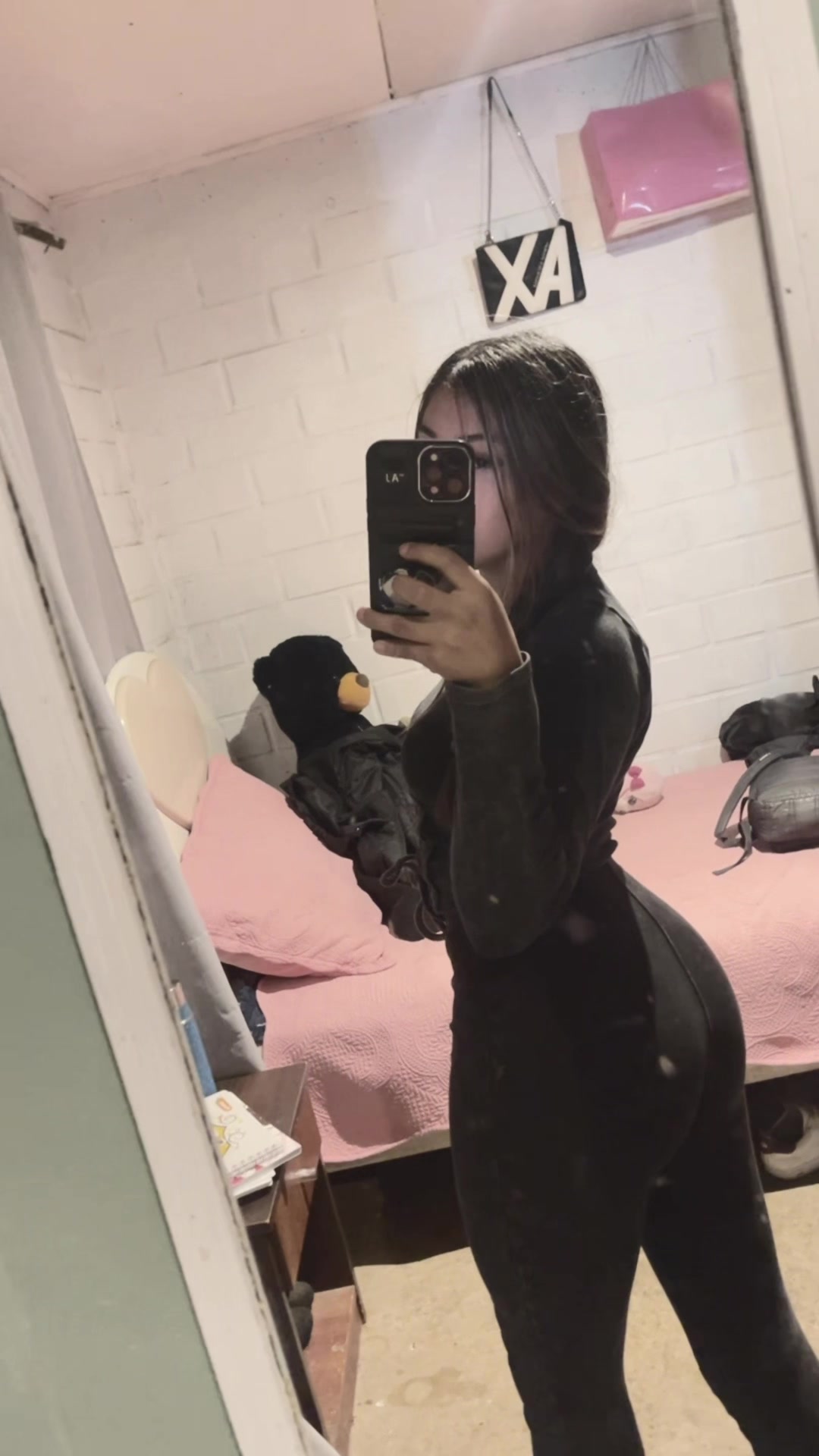 @𝒜𝓃𝓉𝑜𝓃𝑒𝓁𝓁𝒶 ✨
