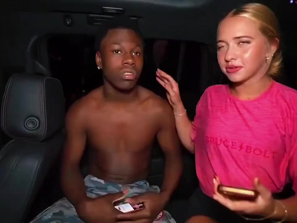 @2xRakai