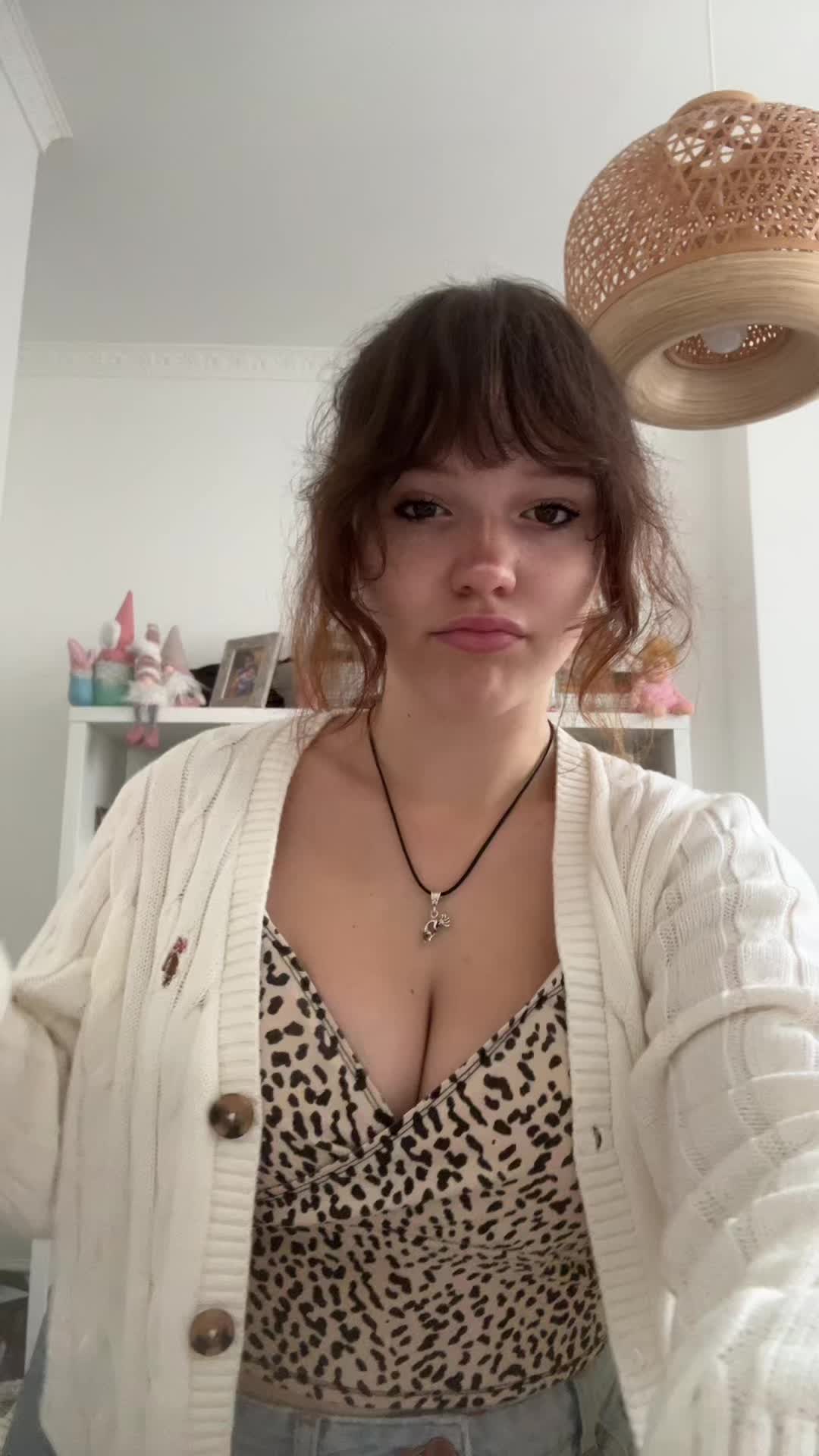 @estella