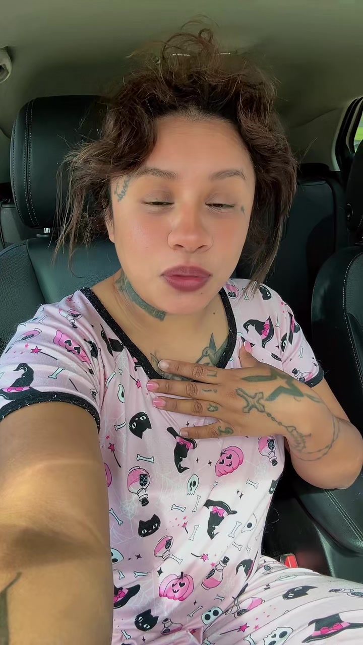 @lalalopez