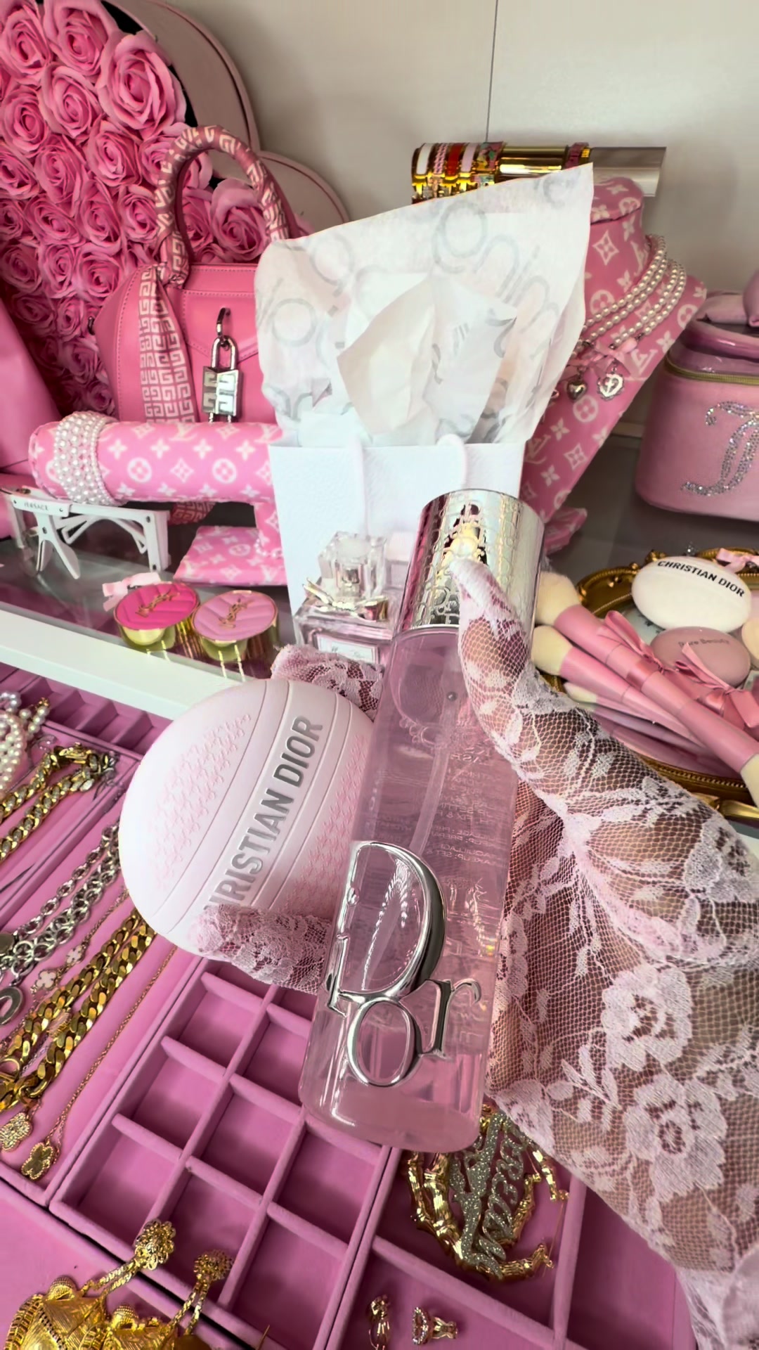 @YouTube: Marisa Austin 🎀