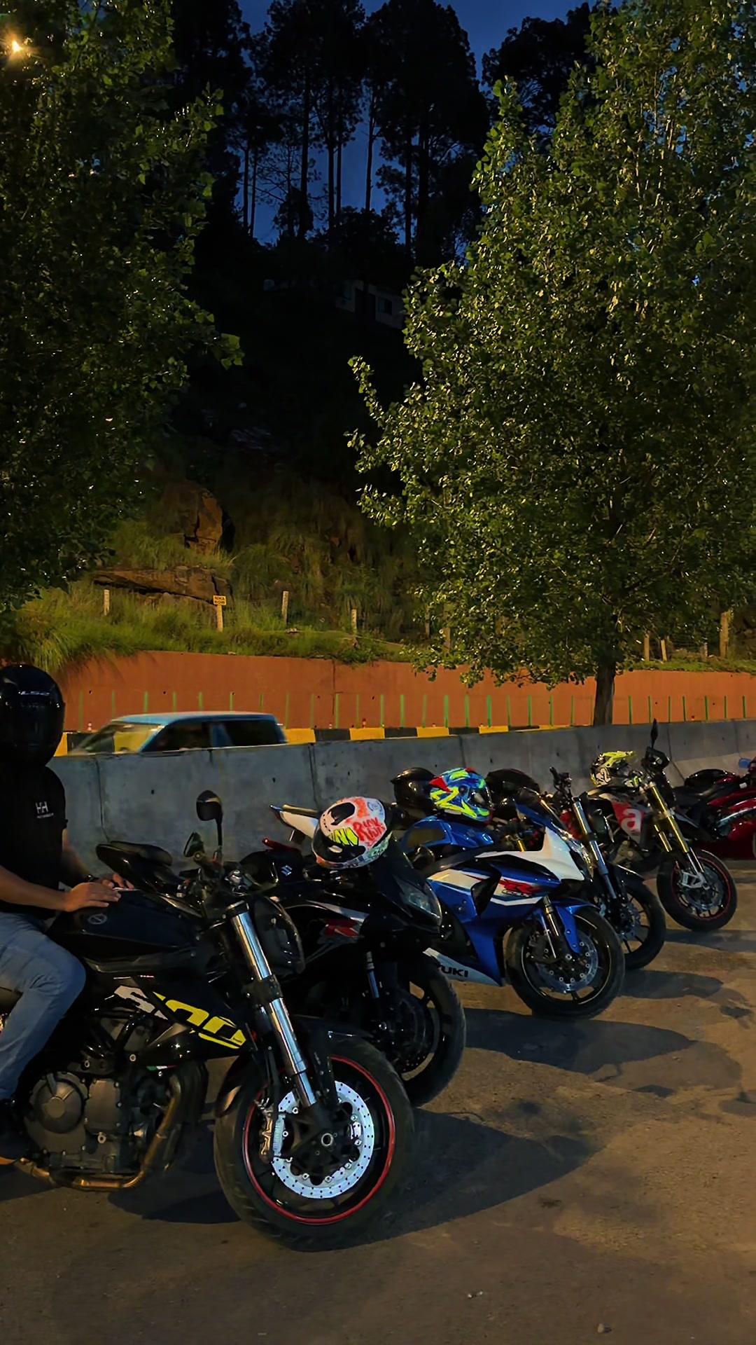 @Qamar Biker ๐