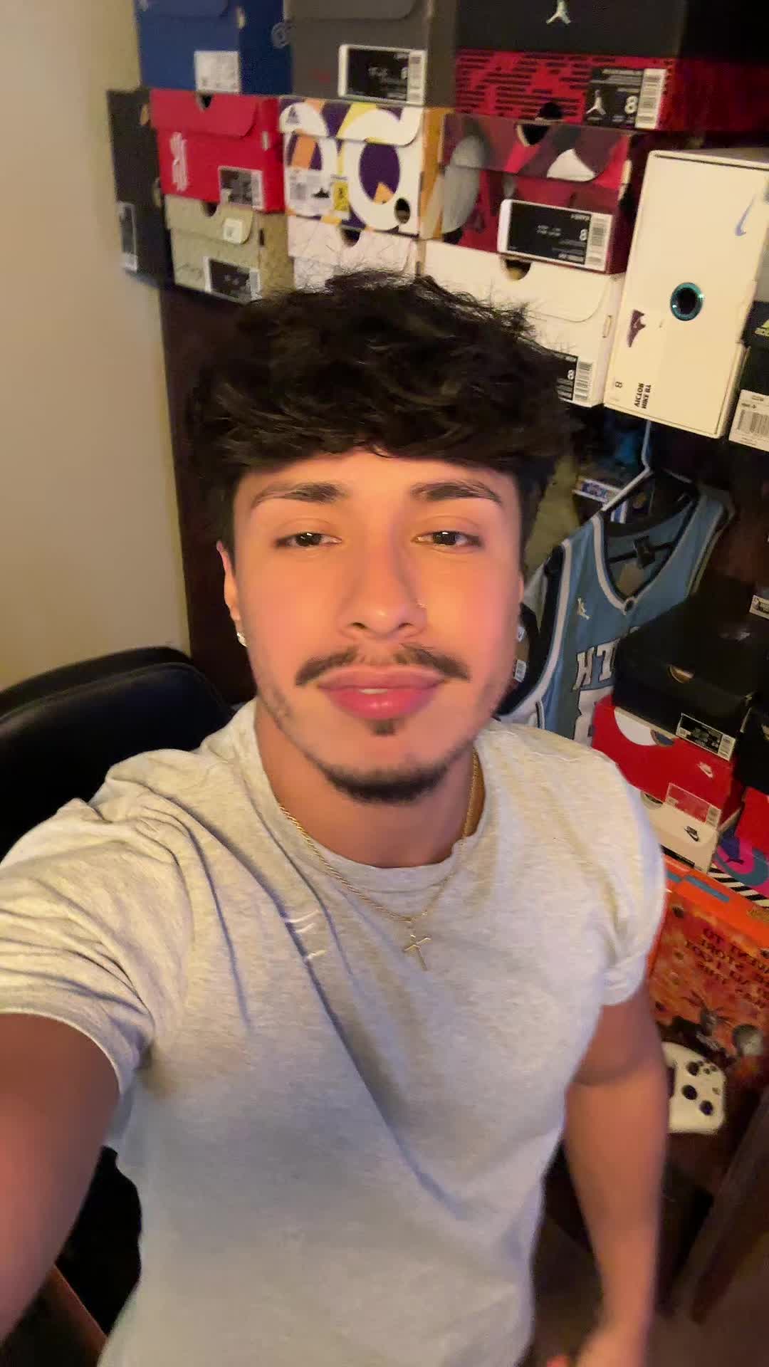 @😁