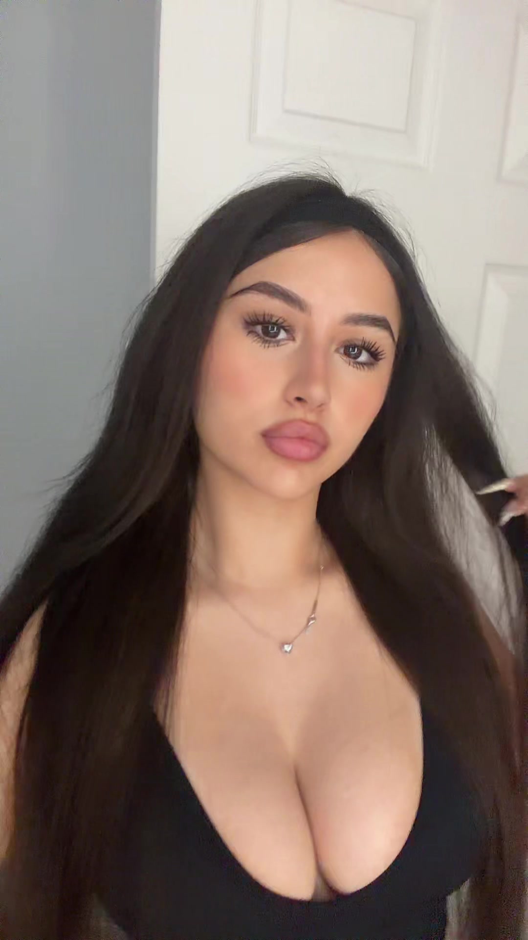 @isabella