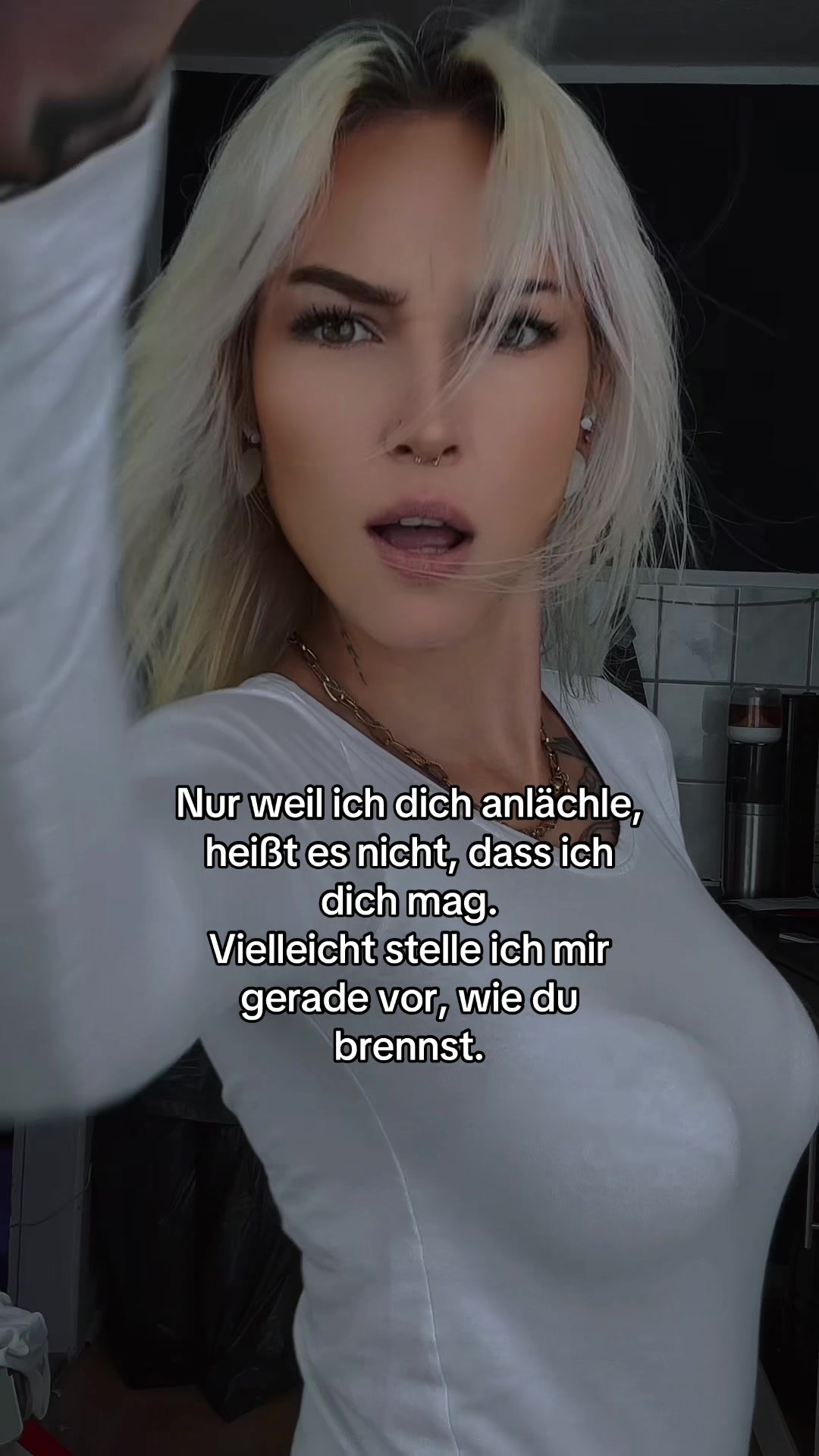 @𝙲 𝙷 𝙰 𝚁 𝙻 𝙴 𝙴 𝙽