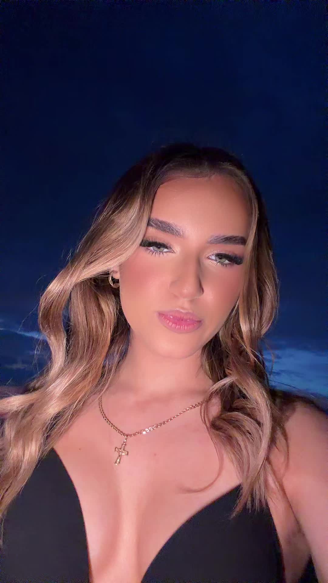 @𝒟𝚘𝓂𝒾𝓃𝒾𝓀𝒶🖤