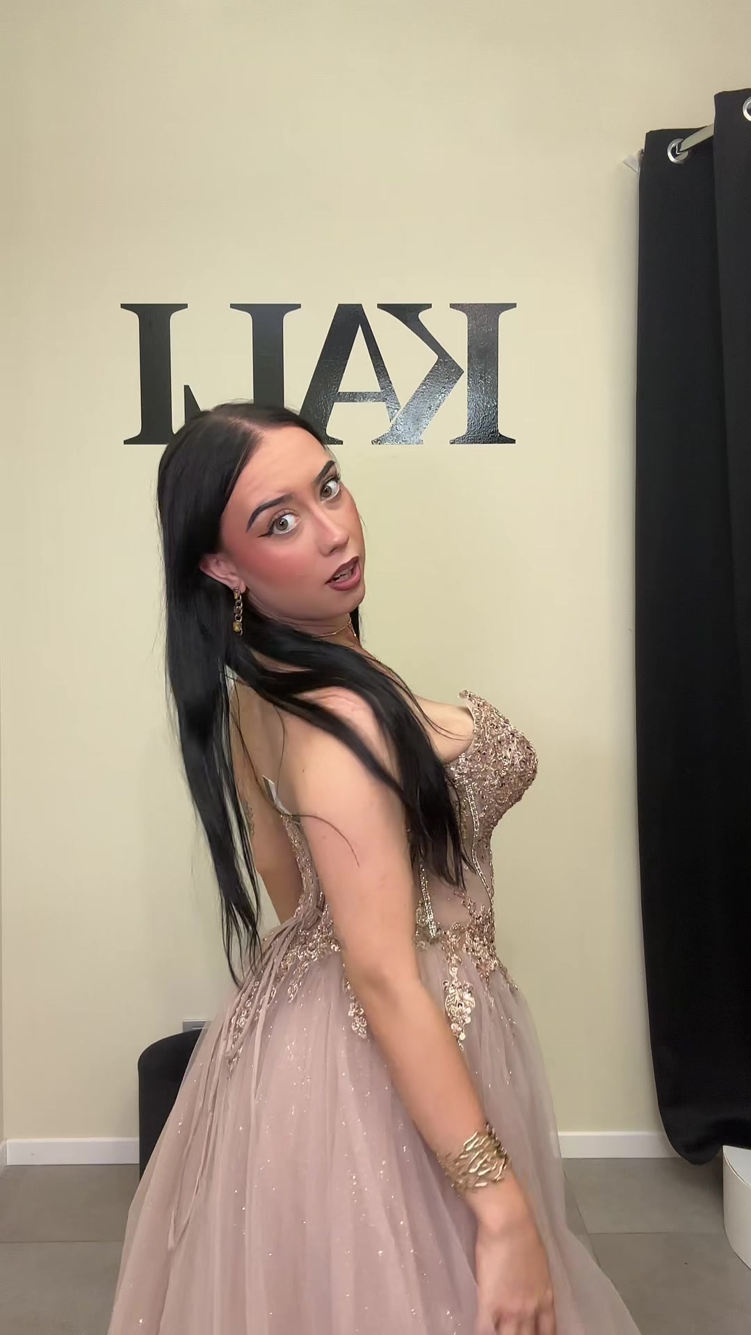 @Ainelyalcontrario