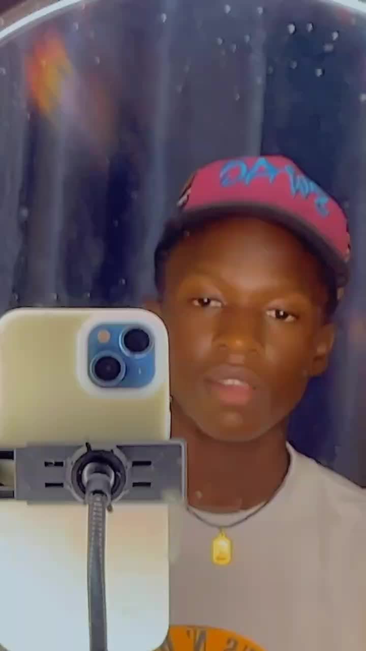 @DEESMILE 🤣🤣