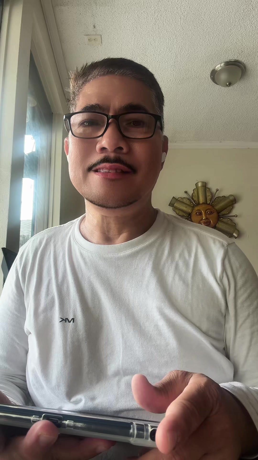 @Kneeroh